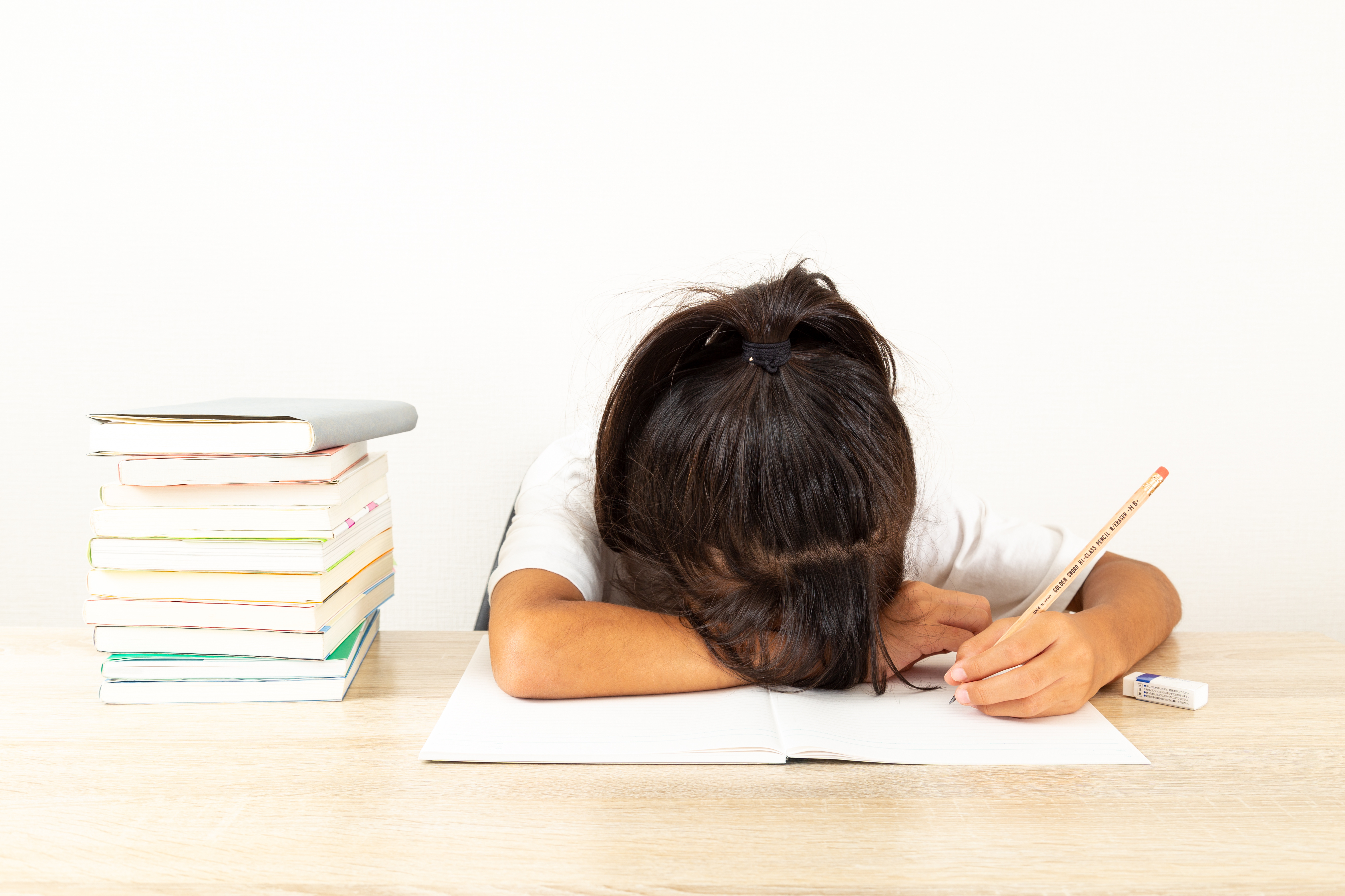 理科・数学の基礎を丁寧に解説する様子